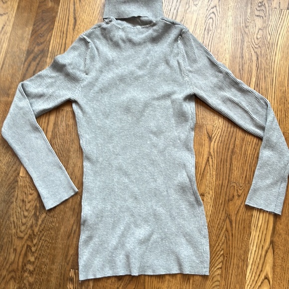 Grey turtleneck sweater - Picture 4 of 4